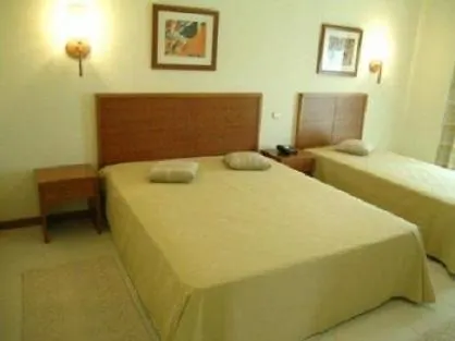 Pombeira 3*