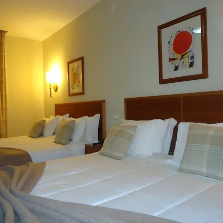 Pombeira Hotell Guarda