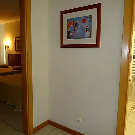 Pombeira 3*