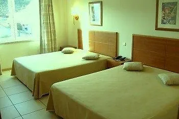 Pombeira 3*