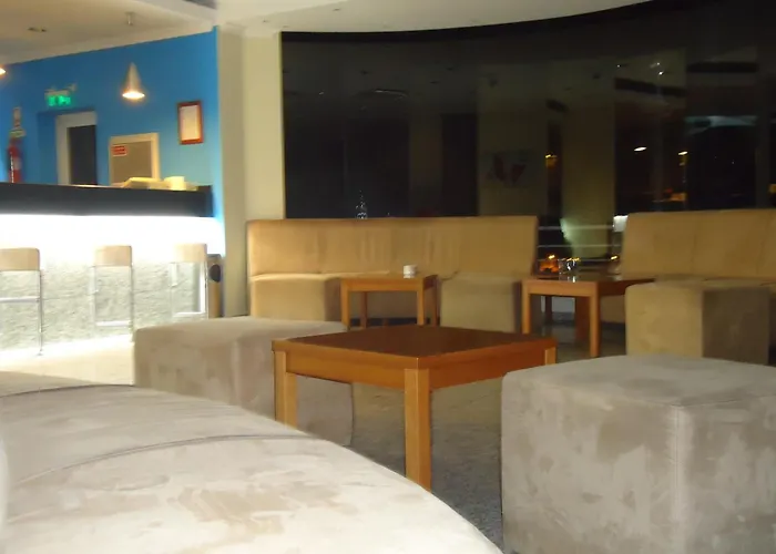 מלון Pombeira 3*